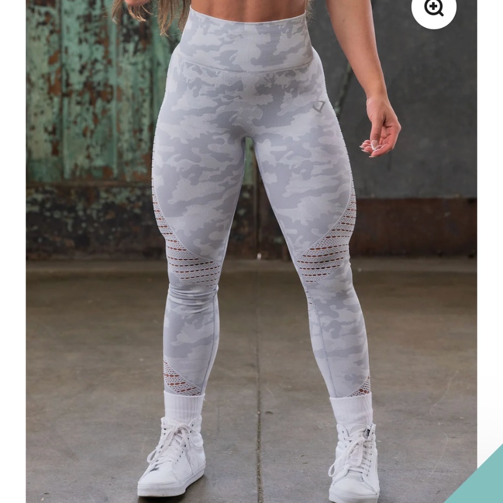 Violate the Dresscode camo leggings gray